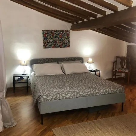 Apartment Casa Alfieri-graziosa Mansarda In Centro A *