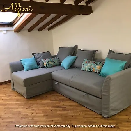 Apartment Casa Alfieri-graziosa Mansarda In Centro A